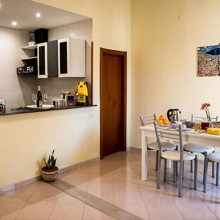 شقة Castel Capuano Flat By Domusextra نابولي المظهر الخارجي الصورة