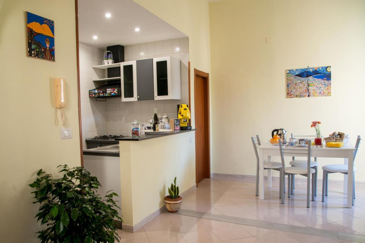 شقة Castel Capuano Flat By Domusextra نابولي المظهر الخارجي الصورة