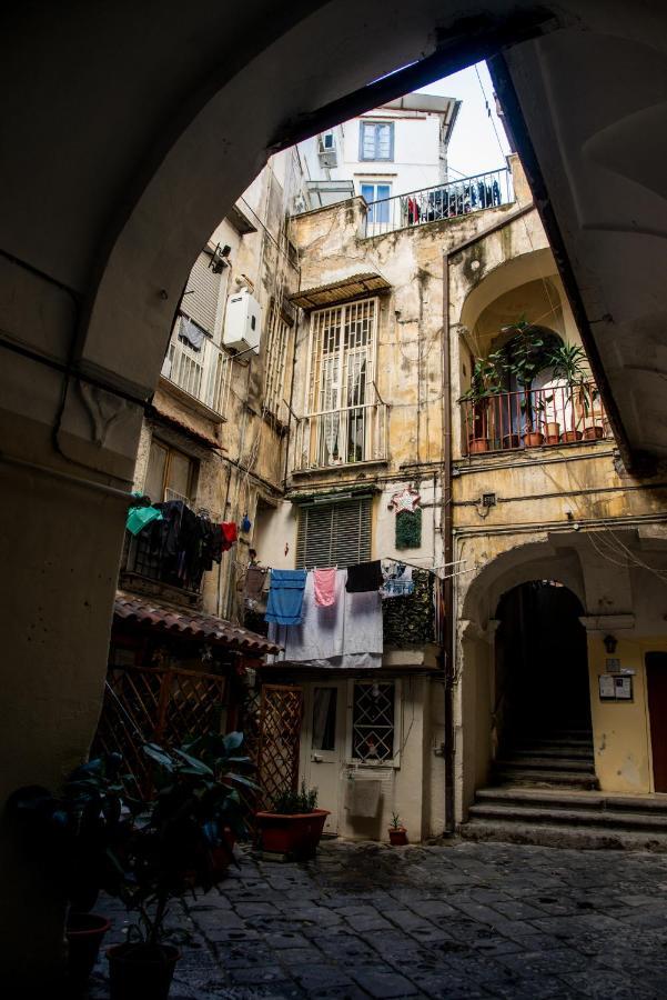 شقة Castel Capuano Flat By Domusextra نابولي المظهر الخارجي الصورة